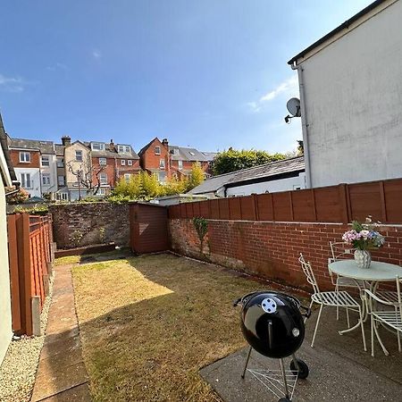 Stylish 3Br Cowes Cottage Close To The Waterfront ภายนอก รูปภาพ
