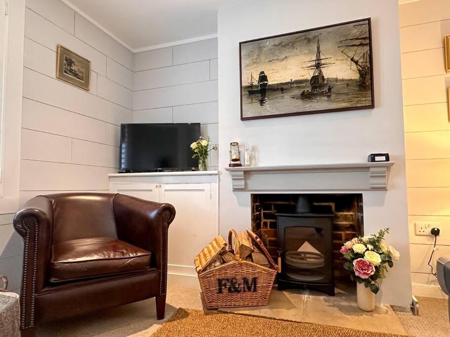 Stylish 3Br Cowes Cottage Close To The Waterfront ภายนอก รูปภาพ