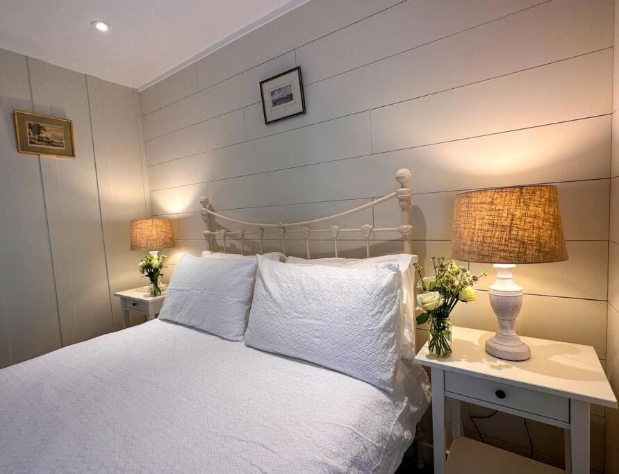 Stylish 3Br Cowes Cottage Close To The Waterfront ภายนอก รูปภาพ