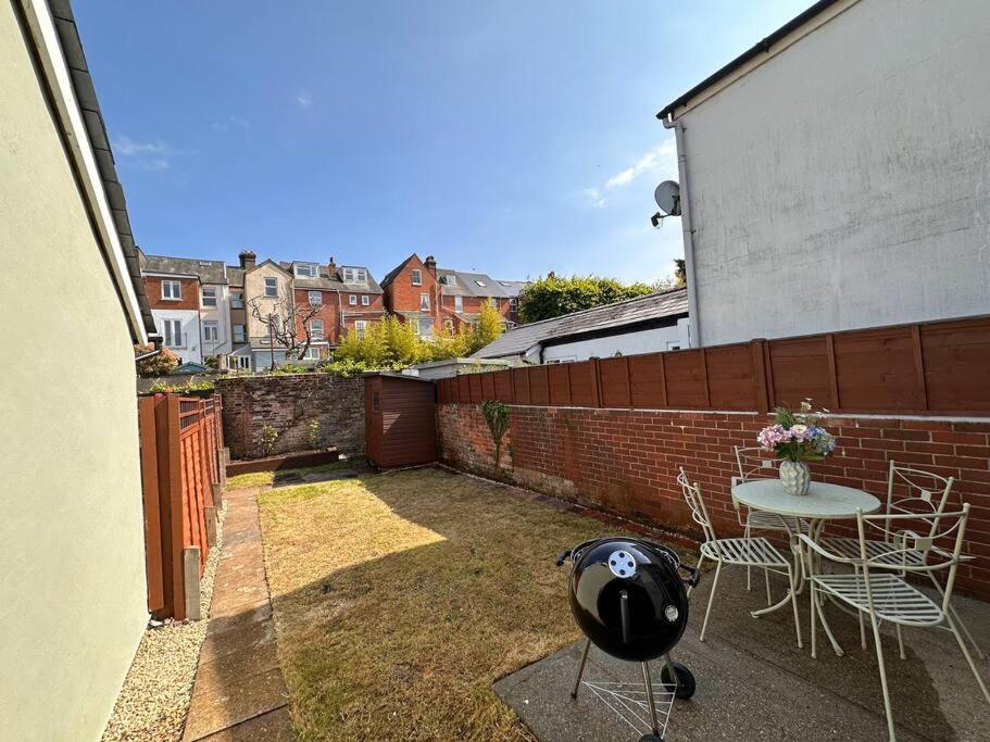 Stylish 3Br Cowes Cottage Close To The Waterfront ภายนอก รูปภาพ